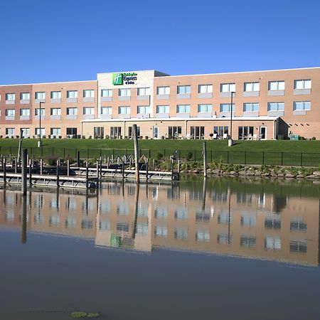 Holiday Inn Express & Suites Port Huron By Ihg Exterior photo