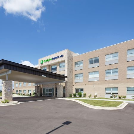 Holiday Inn Express & Suites Port Huron By Ihg Exterior photo