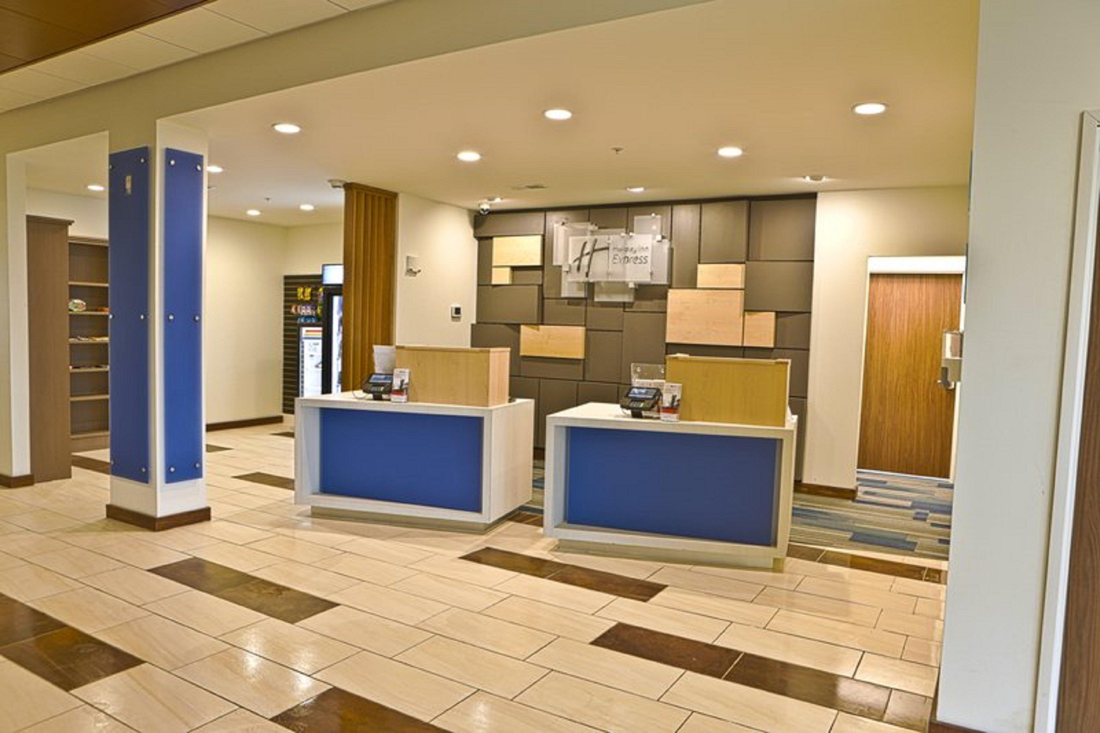 Holiday Inn Express & Suites Port Huron By Ihg Exterior photo