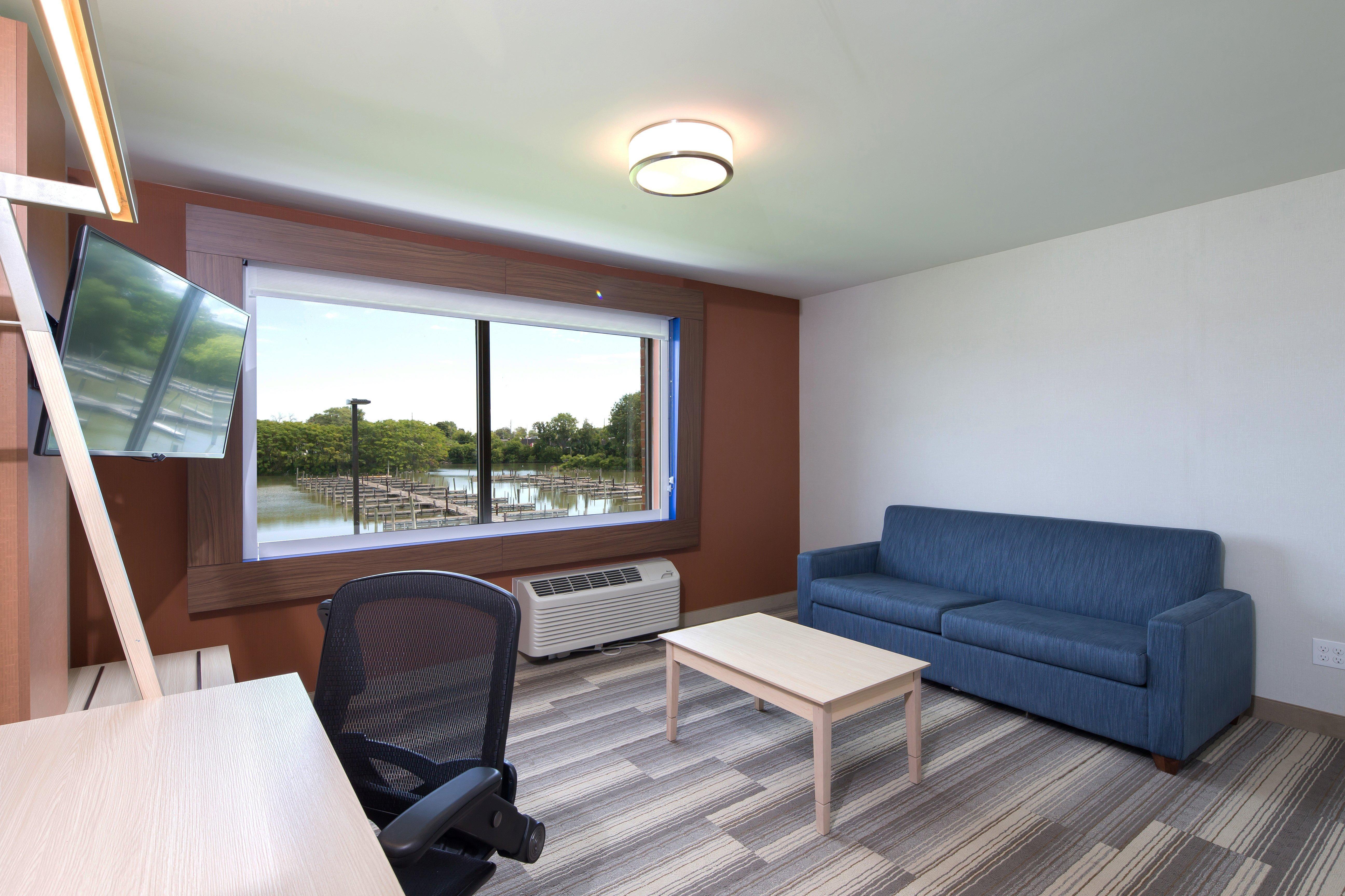 Holiday Inn Express & Suites Port Huron By Ihg Exterior photo
