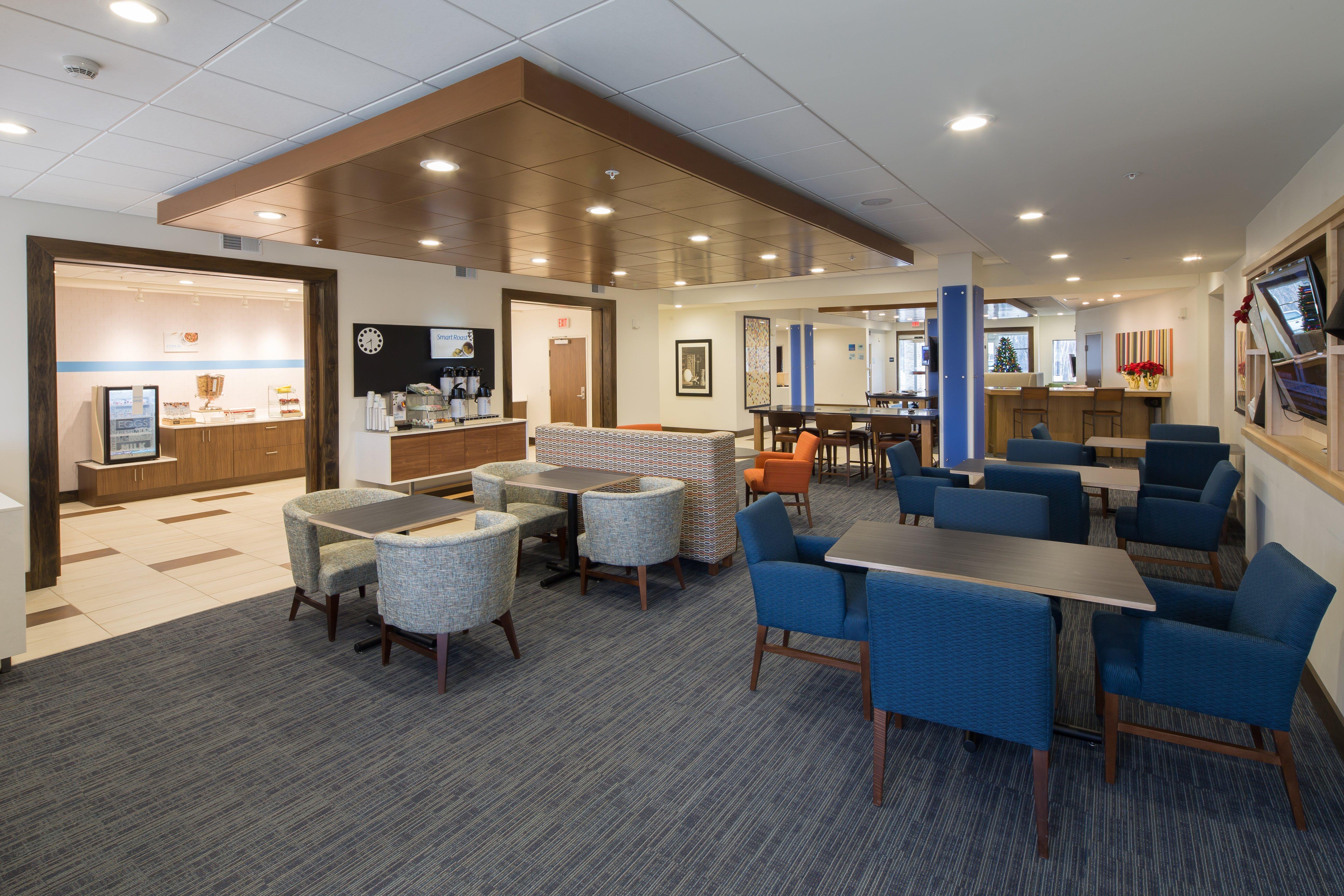 Holiday Inn Express & Suites Port Huron By Ihg Exterior photo