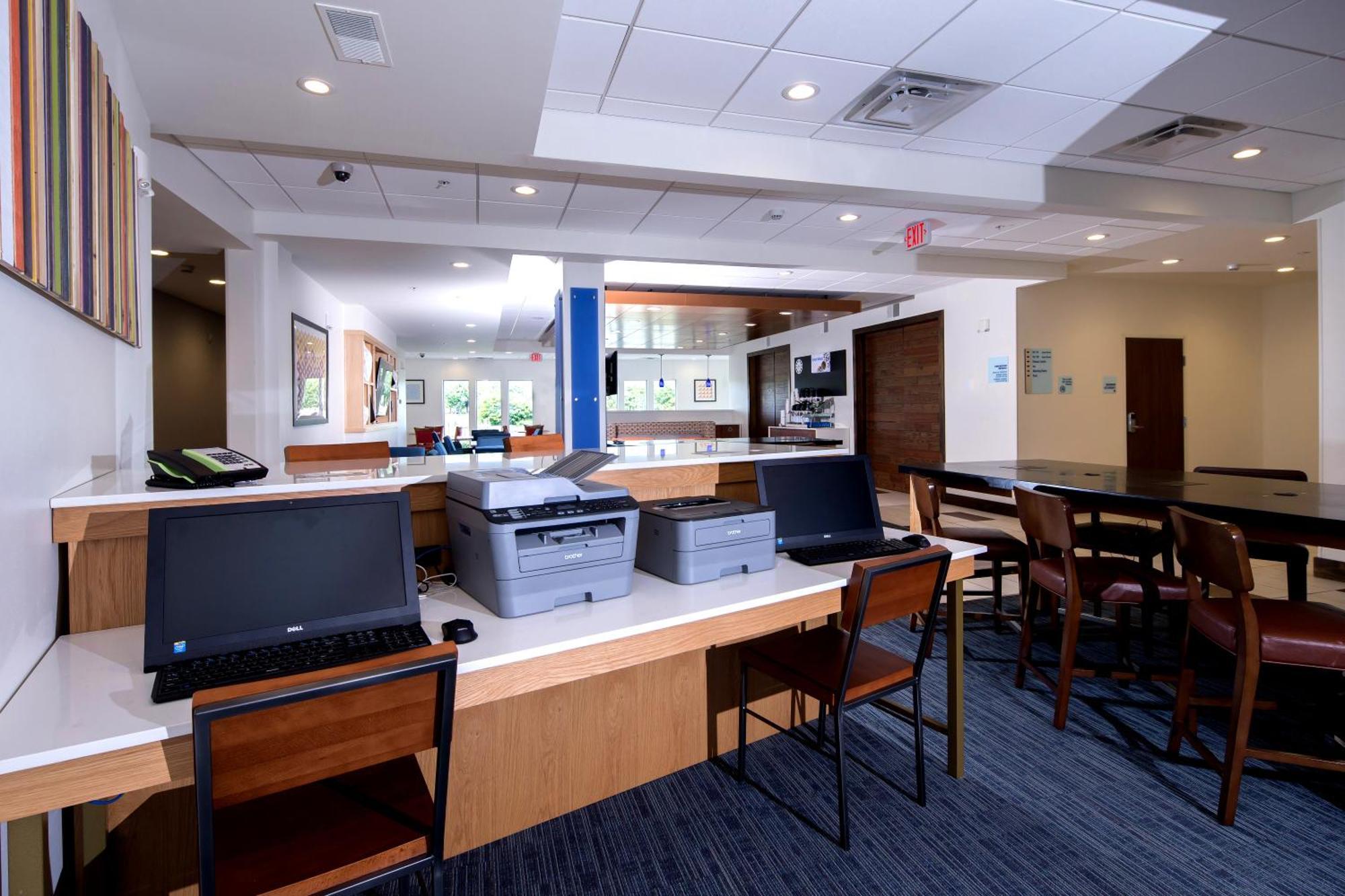 Holiday Inn Express & Suites Port Huron By Ihg Exterior photo