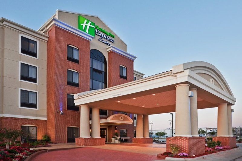 Holiday Inn Express & Suites Port Huron By Ihg Exterior photo